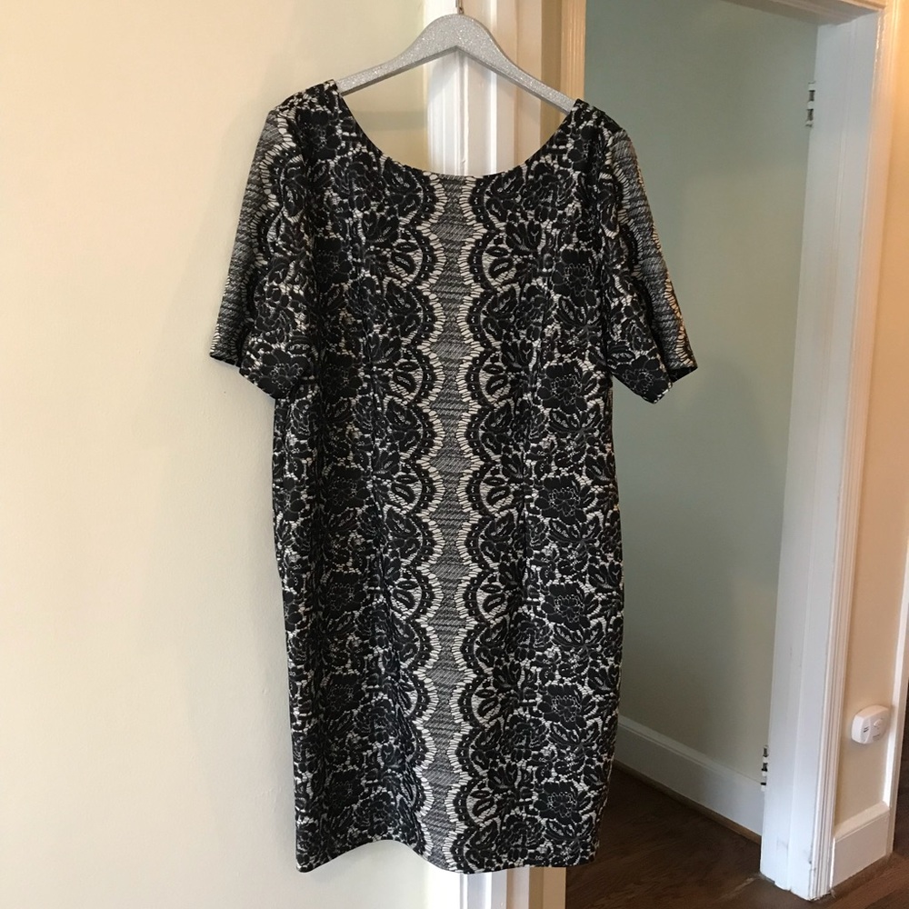 NWOT Julian Taylor Cocktail Dress. SZ 22W.